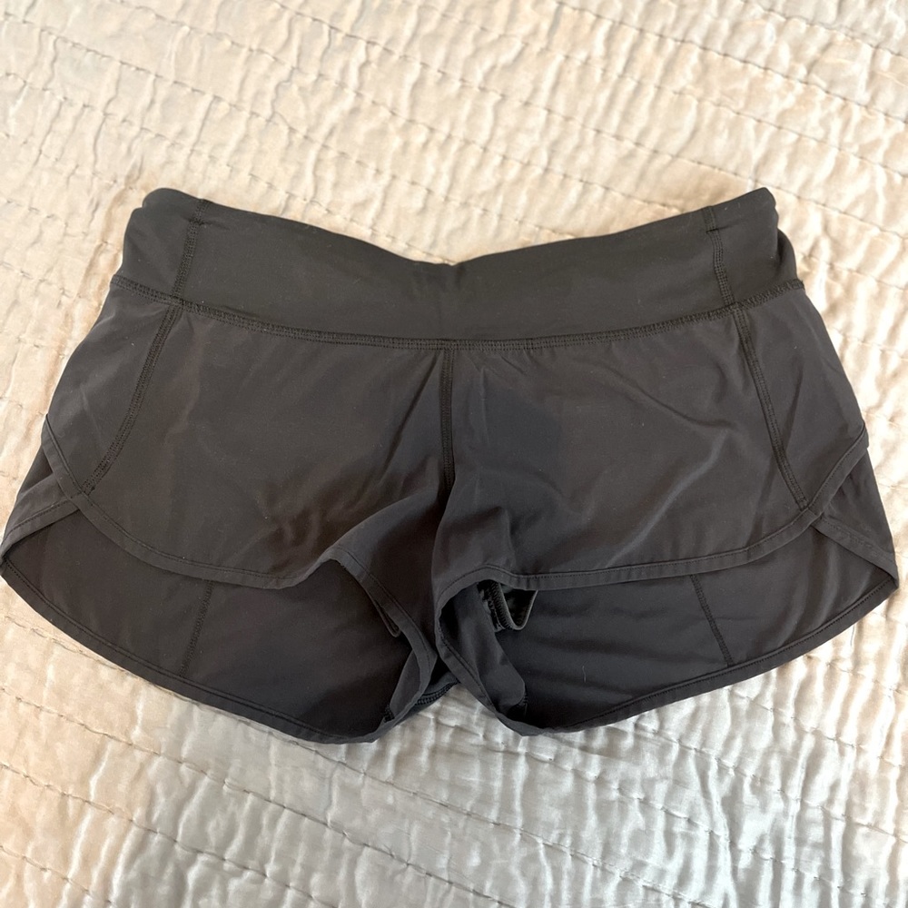 Speed Up Mid-Rise Lined Short 2.5”